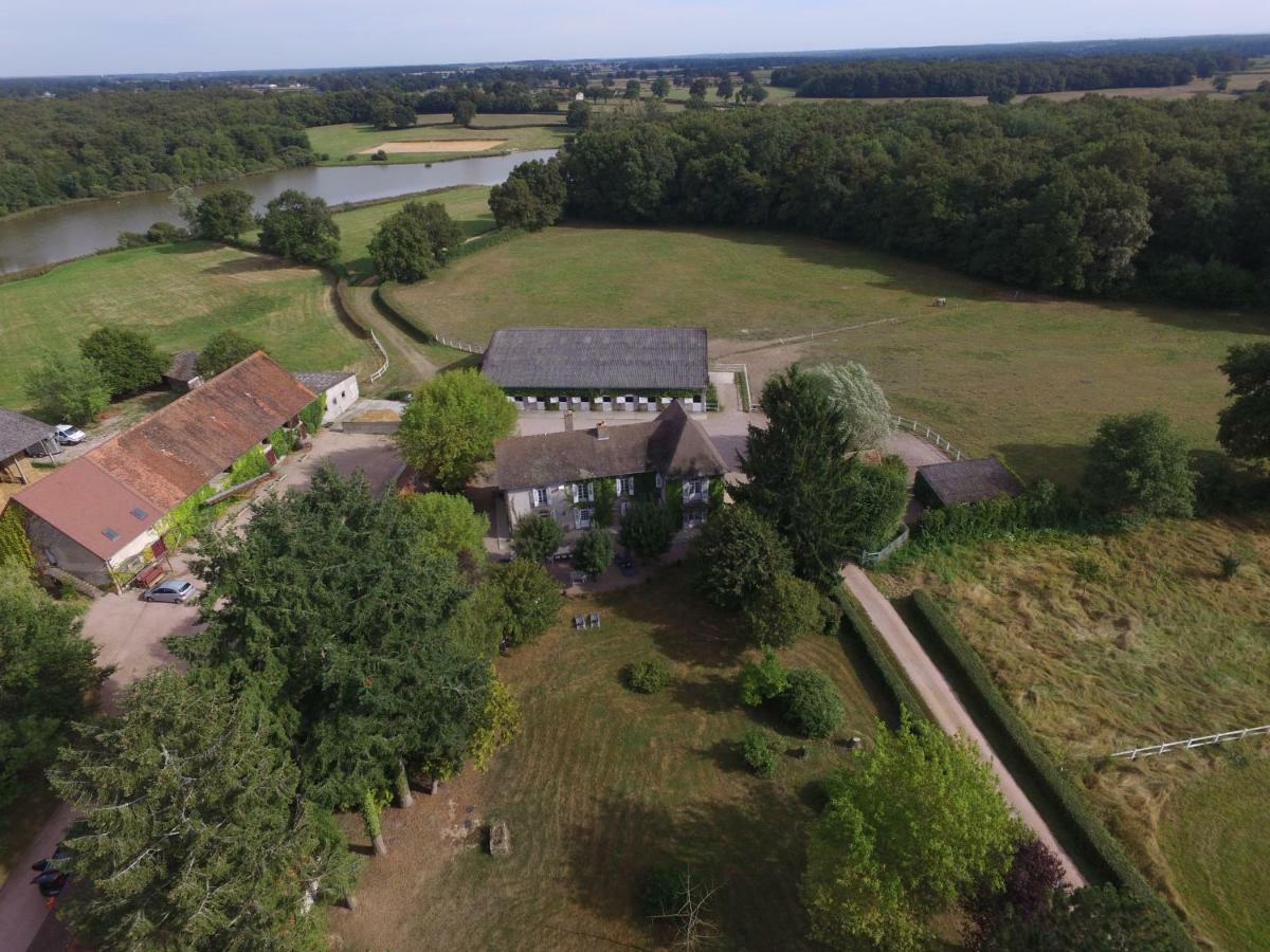 Bed and Breakfast Le Domaine Du Mijarnier Montbeugny Zewnętrze zdjęcie